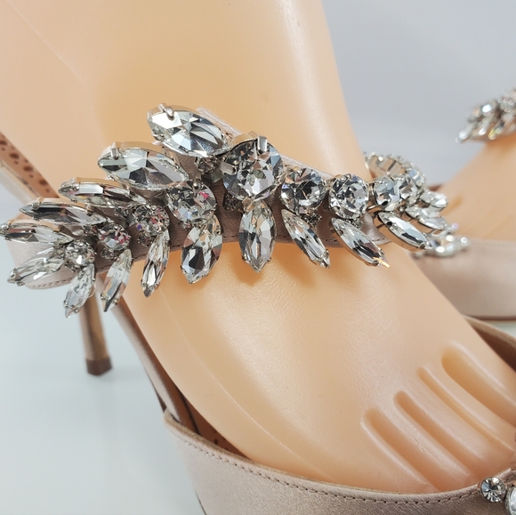 NWT$1,395 Manolo Blahnik Lurum 90 Crystal-embellished Satin Mules Heels Sz 37 - Picture 11 of 16